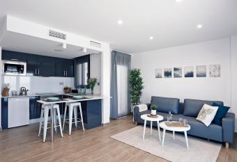 Rem Apartamentos has Balcony rooms