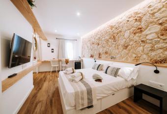 Murada hotel allows 18 year olds to book a room