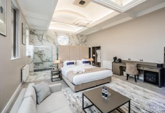 Stay Hotel allows 18 year olds to book a room