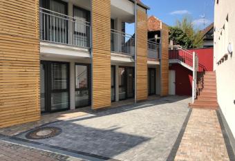 WeinMotel Simon 1 a has Balcony rooms