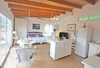 Casita Maria has Balcony rooms