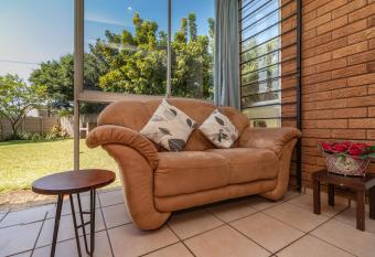 Sunny Tides - Wifi - Pet Friendly has rooms with a private hot tub