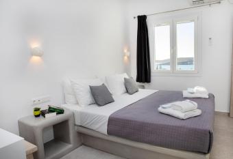 Crystal Dreams has rooms with a private hot tub