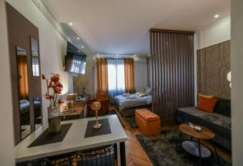 BANE APARTMANI 3 allows 18 year olds to book a room