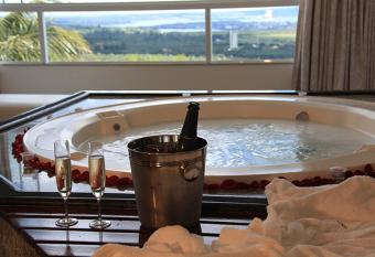 Motel Colorado (Adult Only) allows 18 year olds to book a room