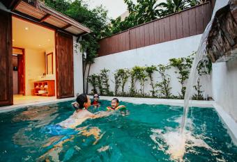 Mimosa Beachfront Resort and Spa has Balcony rooms