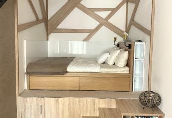 Cozy Homes has Balcony rooms