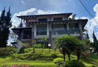 New Edelweiss Villa at Villa Istana Bunga has Balcony rooms