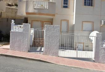 Casa Marquesa Santa Barbara allows 18 year olds to book a room