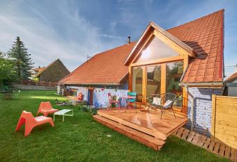 G  te - L atelier au 19 has Balcony rooms