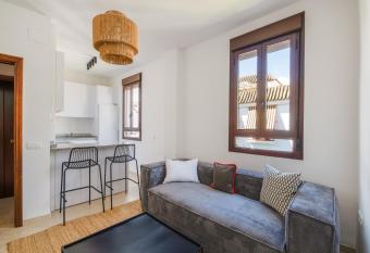 Apartamentos Santiago allows 18 year olds to book a room