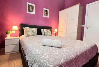 New Camp Nou Apartment/Diret Airport,Beautiful has Balcony rooms