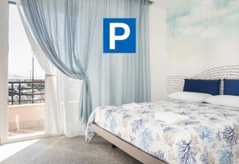 Acquazzurra Gaeta allows 18 year olds to book a room