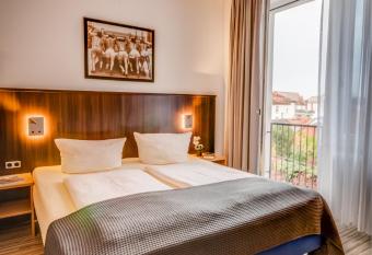 G  stehaus Centro allows 18 year olds to book a room