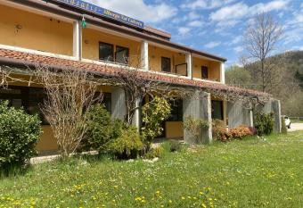 Albergo Ristorante Lis Aganis allows 18 year olds to book a room