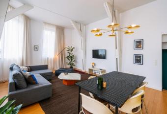 Smartflats - City Center has Balcony rooms