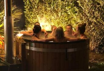 Appart avec jardin + SPA Nordique + proche c.ville allows 18 year olds to book a room