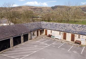 Cheshire Mews has Balcony rooms