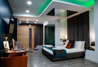 Ibisco suites has Balcony rooms