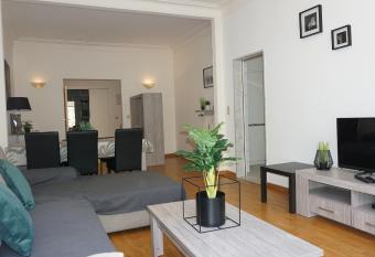 Belga Apartment 3 bedrooms. allows 18 year olds to book a room