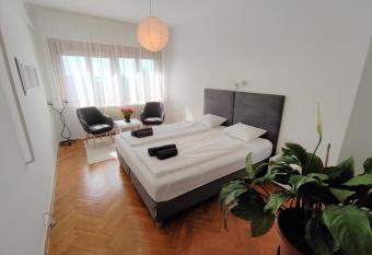 Centrum Apartman has Balcony rooms