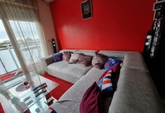 Love Room Sexy Love Cosy Lib Proche Centre Gare a pied has Balcony rooms