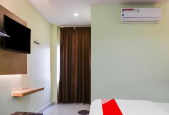 Collection O 80390 Hotel Sri Subhamastu Grand allows 18 year olds to book a room
