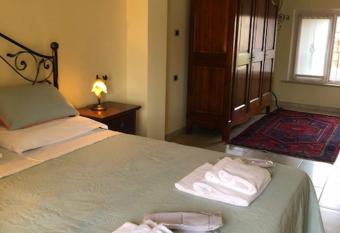 Residenza Am   Venezia allows 18 year olds to book a room