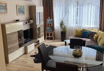 Luxury family apartament has Balcony rooms