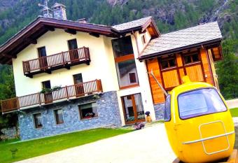 Fohre1748 has Balcony rooms