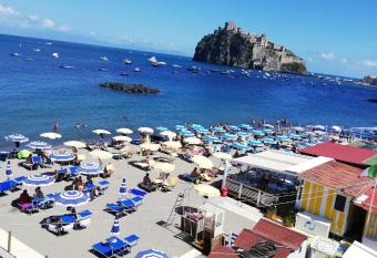 One bedroom appartement at Ischia 20 m away from the beach with sea view and terrace has Balcony rooms