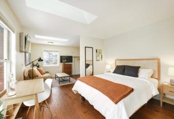 Boulder Guest House has Balcony rooms