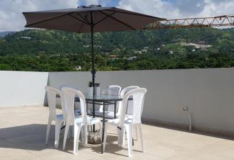 Luxury 3bed 4 bath @ Dillsbury allows 18 year olds to book a room