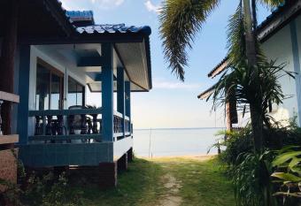 Euphoria Bungalow has Balcony rooms