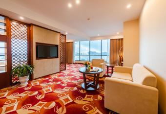 Muong Thanh Luxury Quang Ninh Hotel allows 18 year olds to book a room