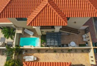 wonder apartment in gold coast with private pool has Balcony rooms