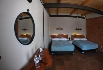 Hotel Vi  edo los Arc  ngeles has Balcony rooms