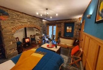 The Gallery at Bull Cottages allows 18 year olds to book a room