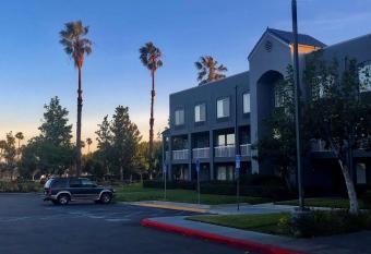 SureStay Hotel by Best Western Ontario Airport allows 18 year olds to book a room