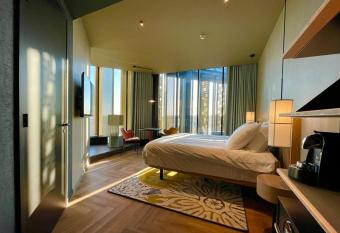 The Florian Amsterdam Airport allows 18 year olds to book a room