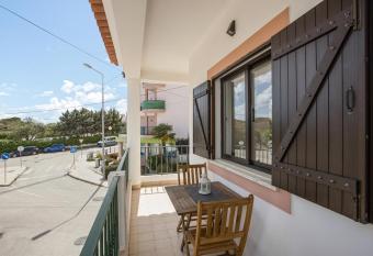 Casa dos Av  s Est  dio 2 has Balcony rooms