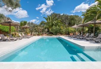 Casa Groc has Balcony rooms