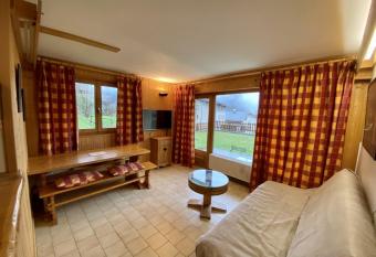 Le Courtis au Bourjaillet has Balcony rooms