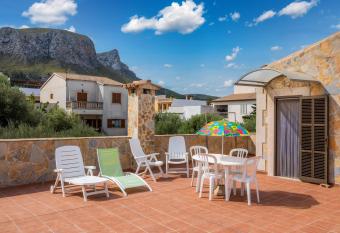 Es Cantonet has Balcony rooms