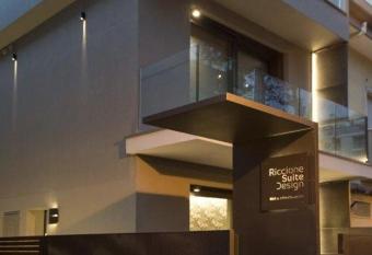 RICCIONE SUITE DESIGN allows 18 year olds to book a room