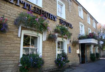 Littlebury Hotel allows 18 year olds to book a room