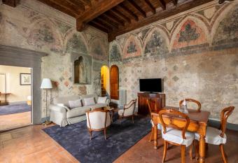 Numa Florence Palazzo Belfiore allows 18 year olds to book a room