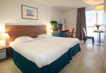 Odalys City Marseille Canebi  re allows 18 year olds to book a room