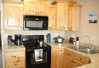 3 queen beds, 1 twin bed, 2 rooms, 1 and a half bath, self check-in, flexcation equipped allows 18 year olds to book a room