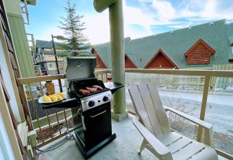 Windtower Lodge Fullkitchen-Kingbed Suite-Mntview-Ugparking-Walk2dt has Balcony rooms